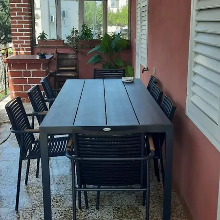 Jabuka Apartman Starigrad Paklenica
